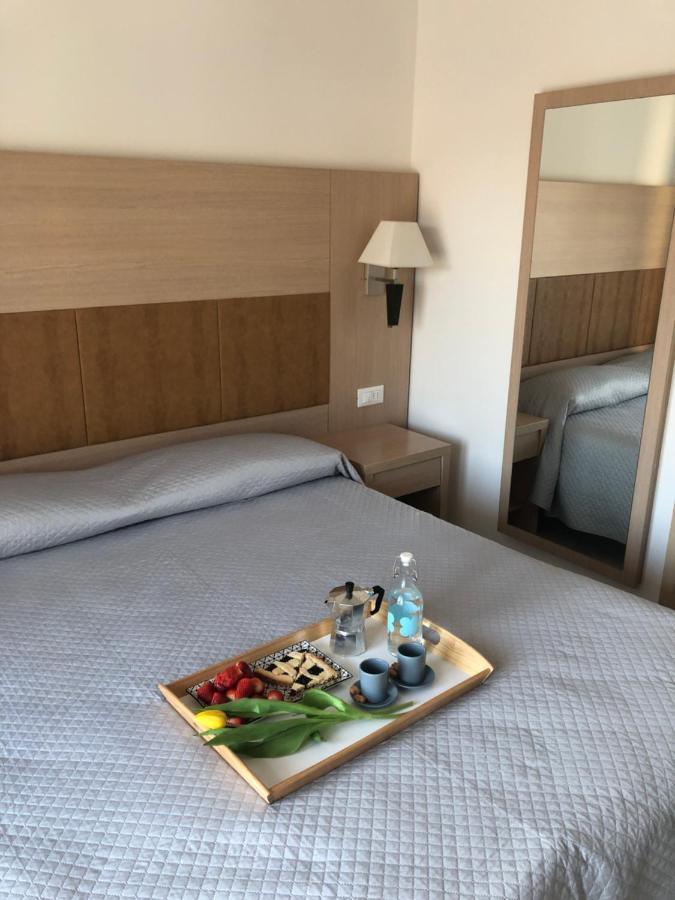 Appartamenti Sunrise カットーリカ エクステリア 写真